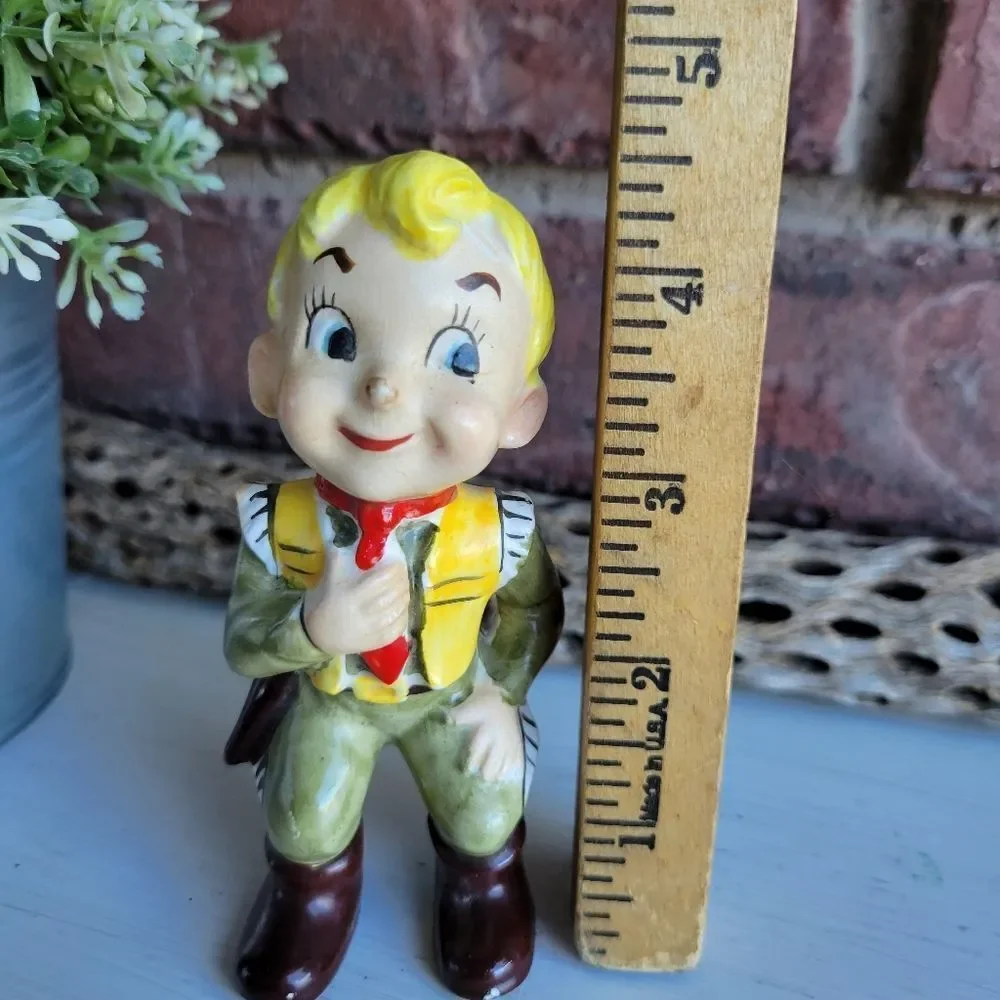 Vintage Kitschy Cowboy Boy Figurine 🤠